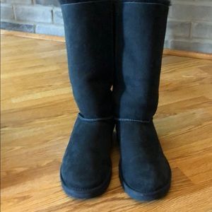 Tall black uggs